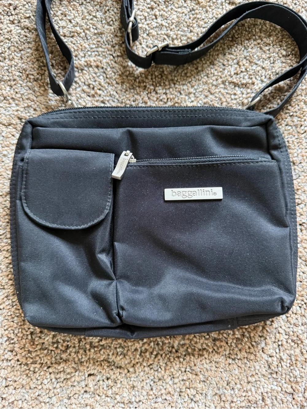 BAGGALLINI Black Nylon Multi-Pocket Convertible Crossbody Shoulder Bag